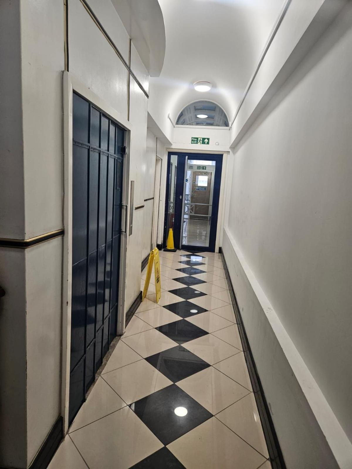 2 Bedroom City Centre Penthouse Loft Apartment リヴァプール エクステリア 写真
