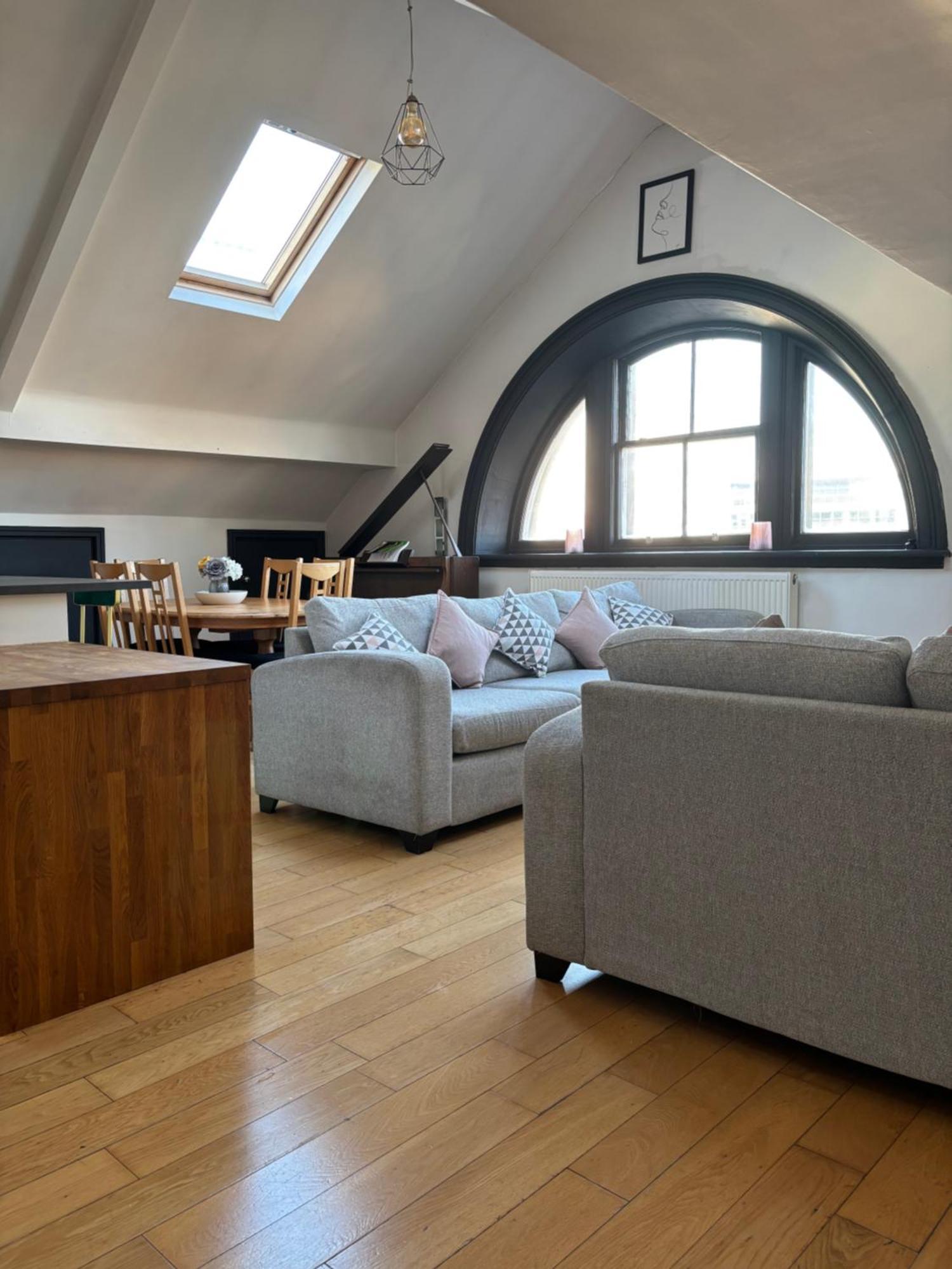 2 Bedroom City Centre Penthouse Loft Apartment リヴァプール エクステリア 写真
